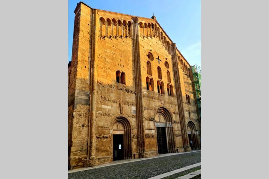 Maison Marina_Pavia San Michele Centro Storico Exterior foto